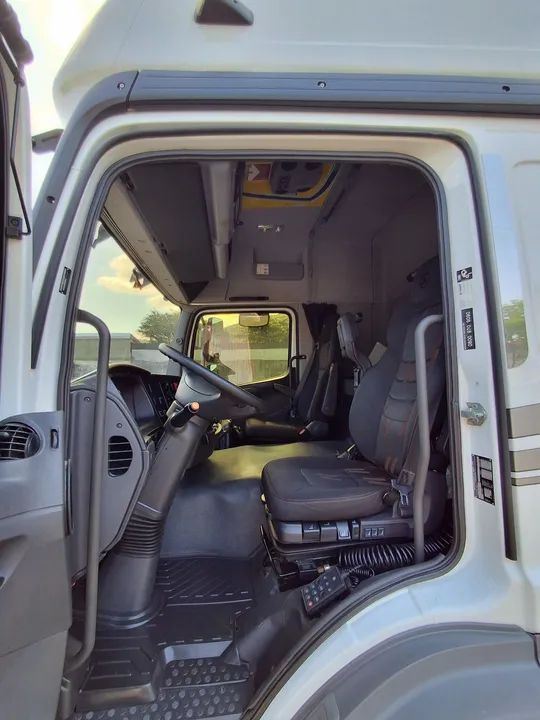 Caminhão Mercedes-Benz Axor 1933 4x2 - Foto 5