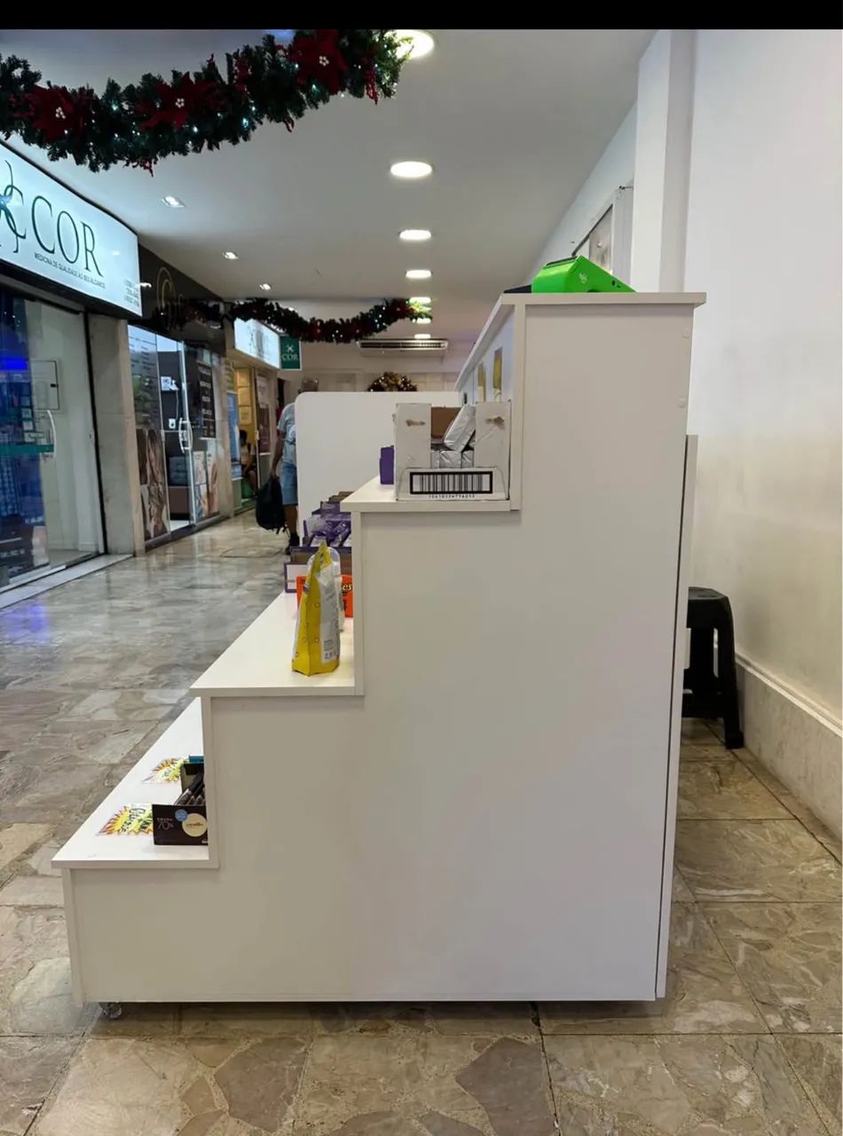 Stand, em 2 partes, cada com 1 m larg x 1,20m alt x 1 m prof, com armários  com tranca - Foto 4