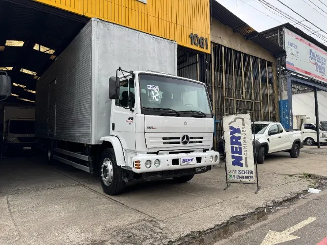 M. Benz/ 1718 Caminhão Toco - Ano 2012 - Bau 8.50 x 2.90 Assoalho ferro