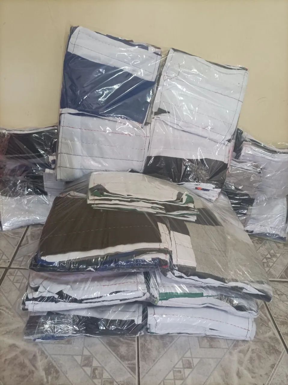 RETALHO COSTURADO TIPO PASTELÃO 