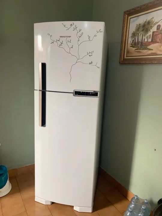 Vende se geladeira Brastemp estado de nova tudo ok 127 volts 