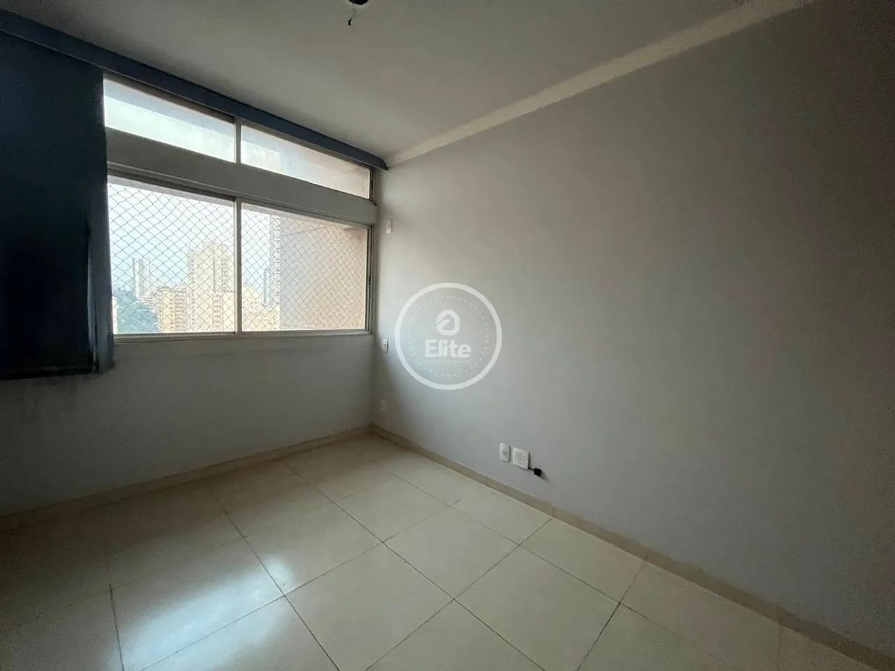 Apartamento região central amplo e reformado - Foto 3