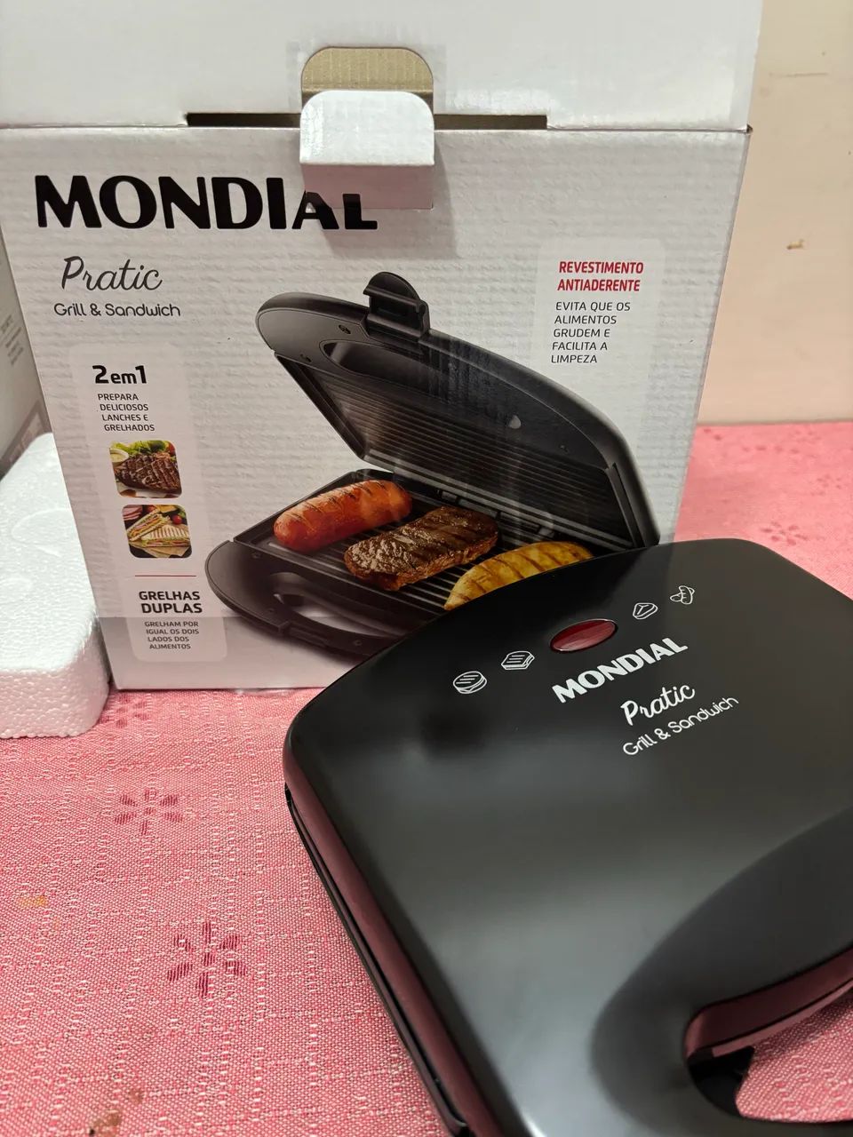 Sanduicheira Grill Mondial na caixa - Foto 4