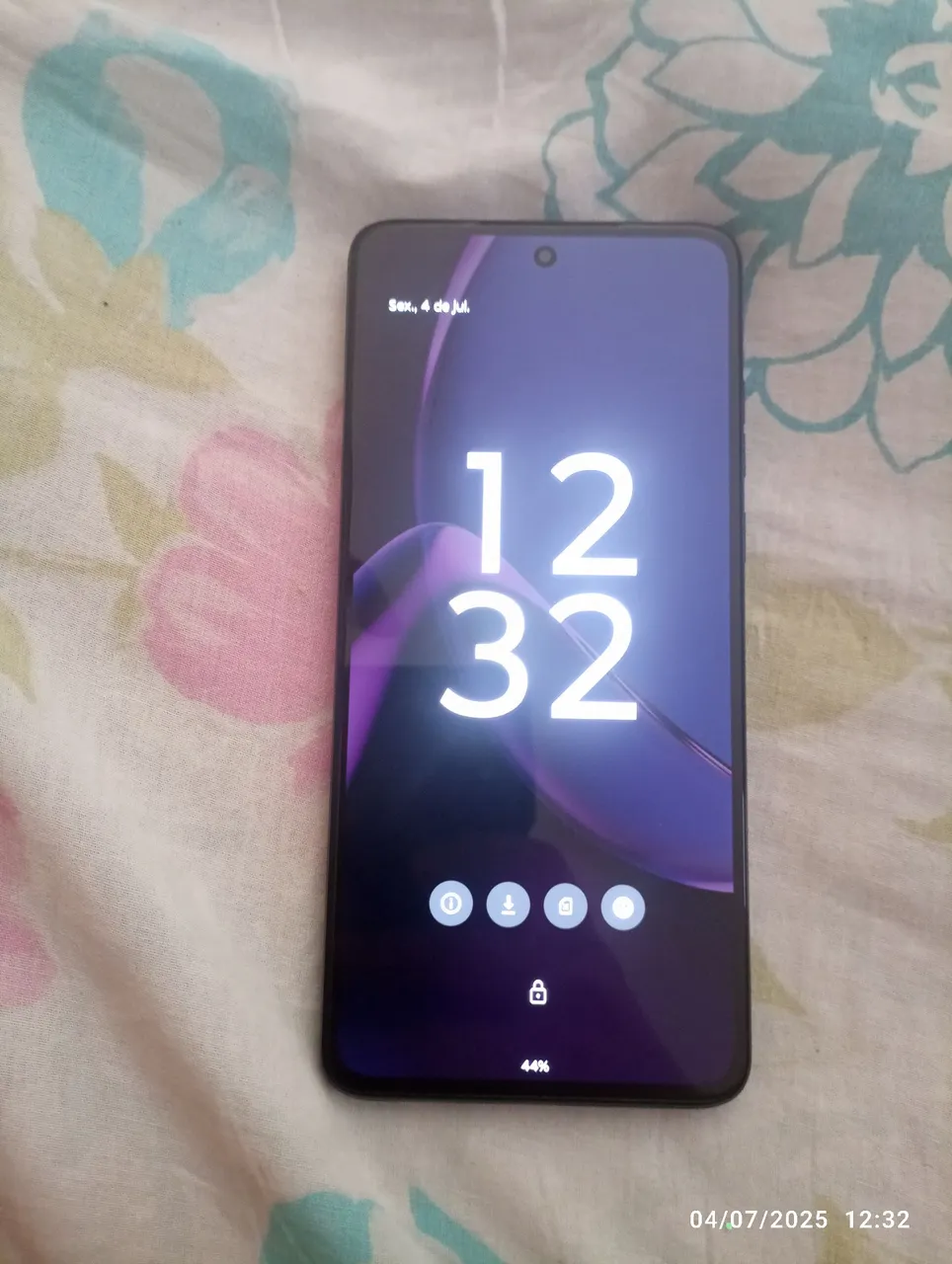 Vendo moto G84 ,256 GB rom , 8GB ram , 5G , NFC, impressão digital. Semi novo
