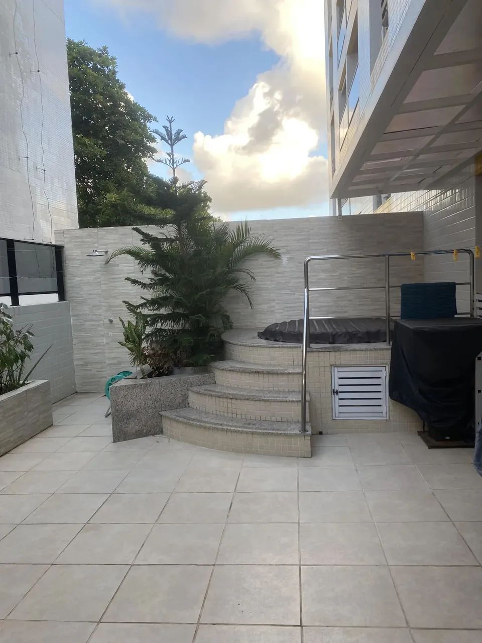 Imóvel para aluguel possui 75 metros quadrados com 2 quartos em Cabo Branco - João Pessoa  - Foto 3