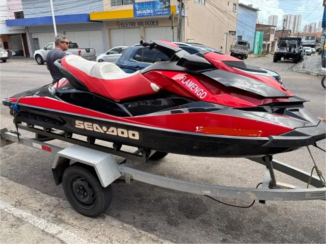 Vende-se jet ski Seadoo 400 já com a carrocinha