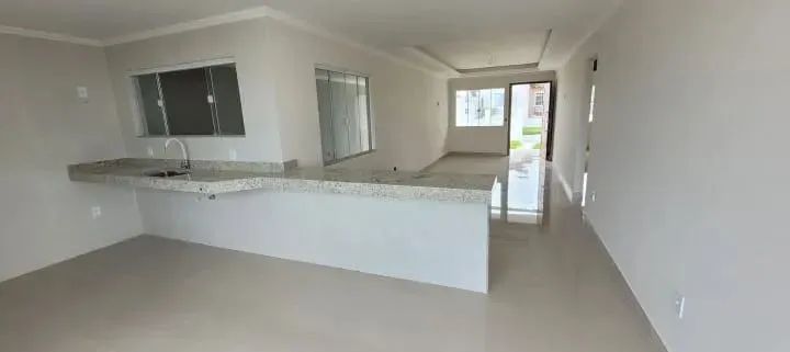 Imóvel para aluguel possui 300 metros quadrados com 3 quartos - Foto 2