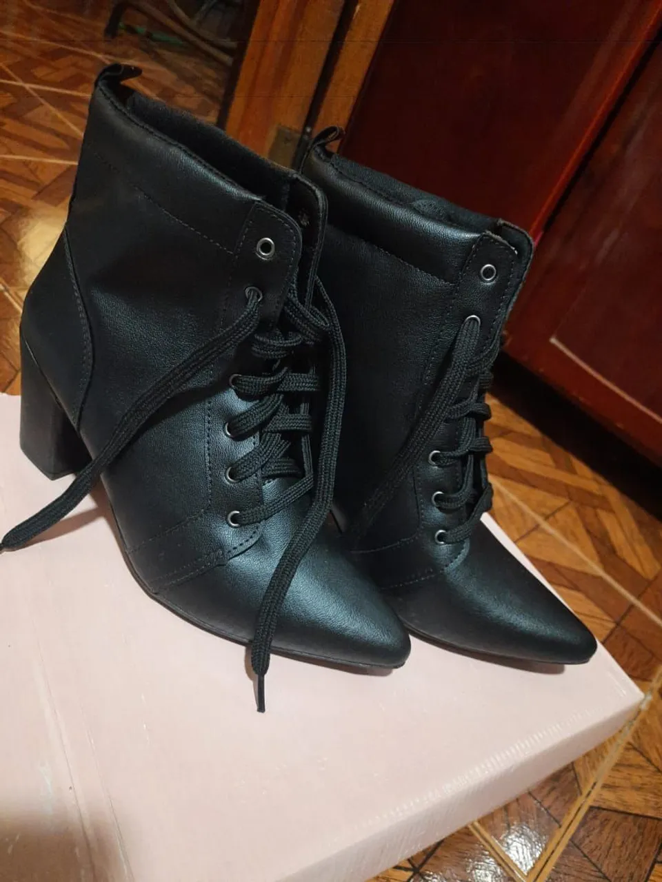 Bota Feminina Preta Salto Bloco