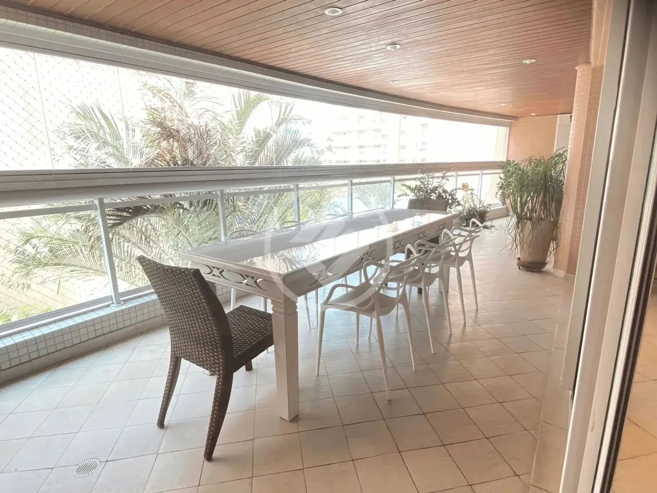 Apartamento 190m2 PORTEIRA FECHADA na Praia da Enseada | 4 dormitórios sendo 2 suites - 4  - Foto 5