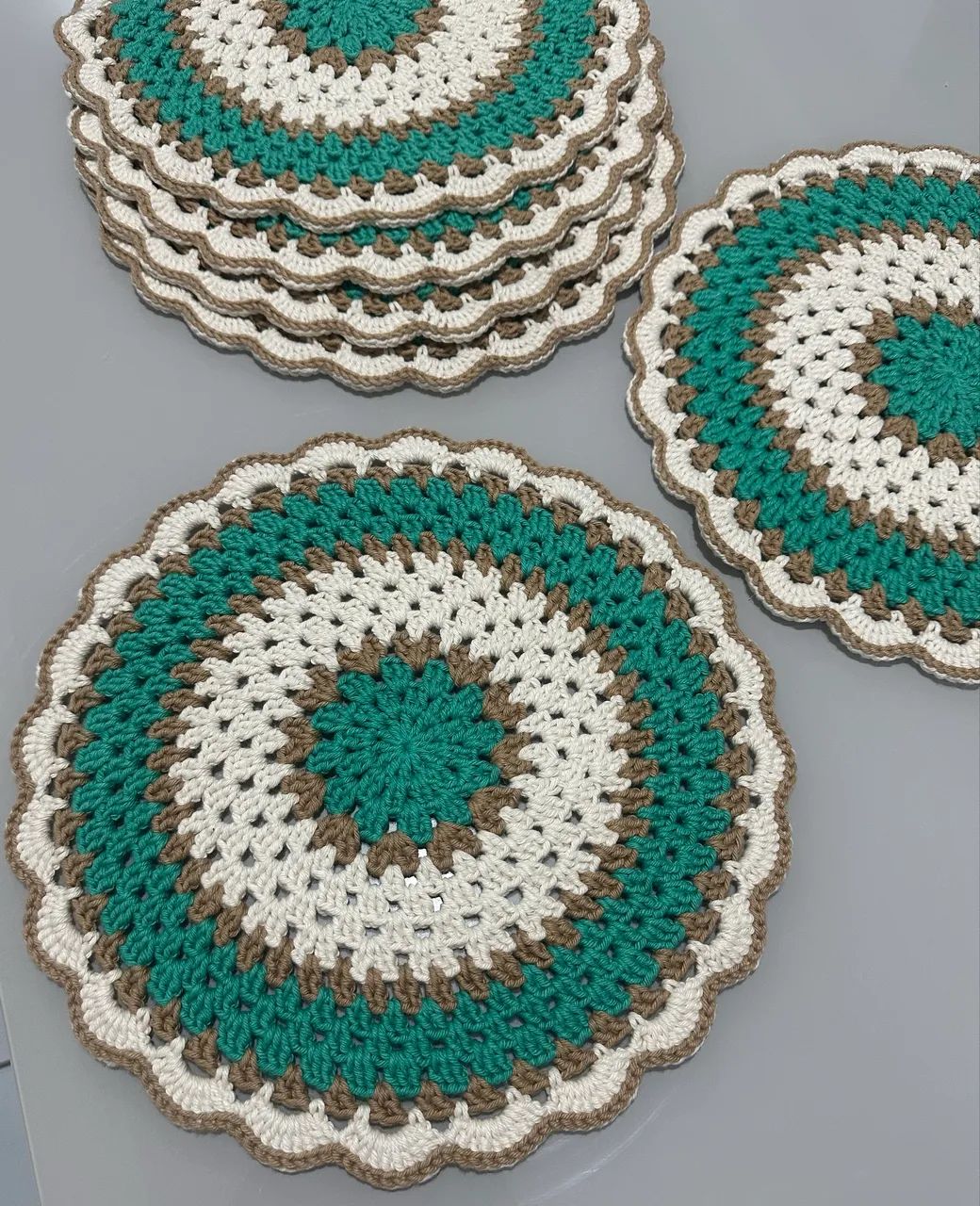 Sousplat de crochê / mesa posta 64315479060739123