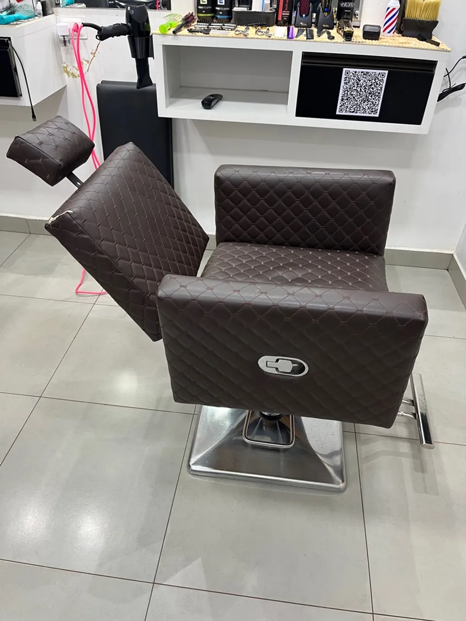 Cadeira para barbearia e/ou salão de beleza