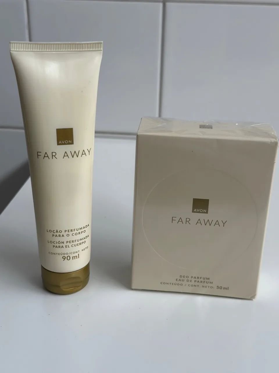 Kit Far Away Avon - Loção e Deo Parfum