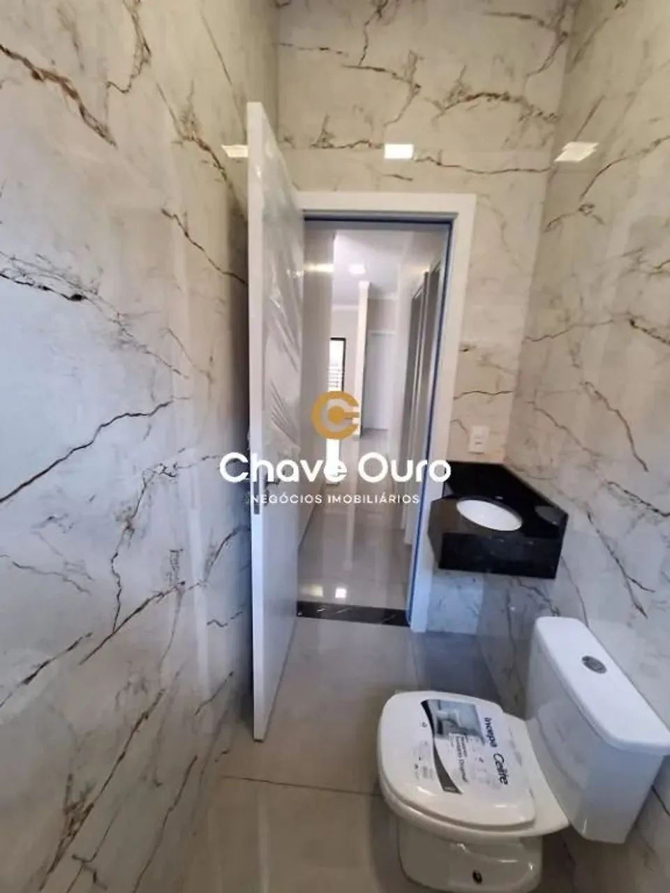 Casa com 03 quartos no Floresta - Recanto dos Pássaros