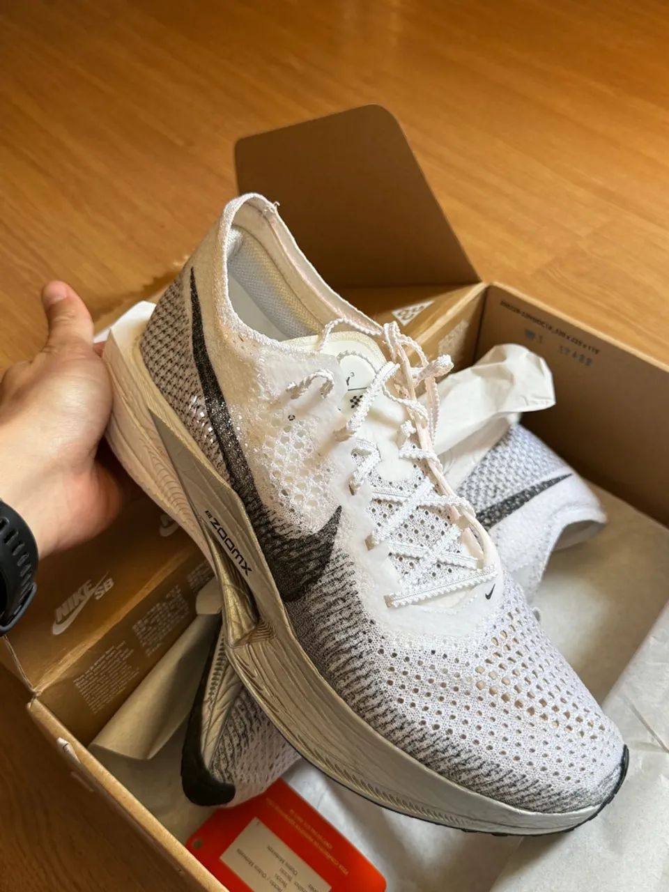 (na caixa) Nike Vaporfly 3 Tam 42 Branco/Cinza - Foto 4