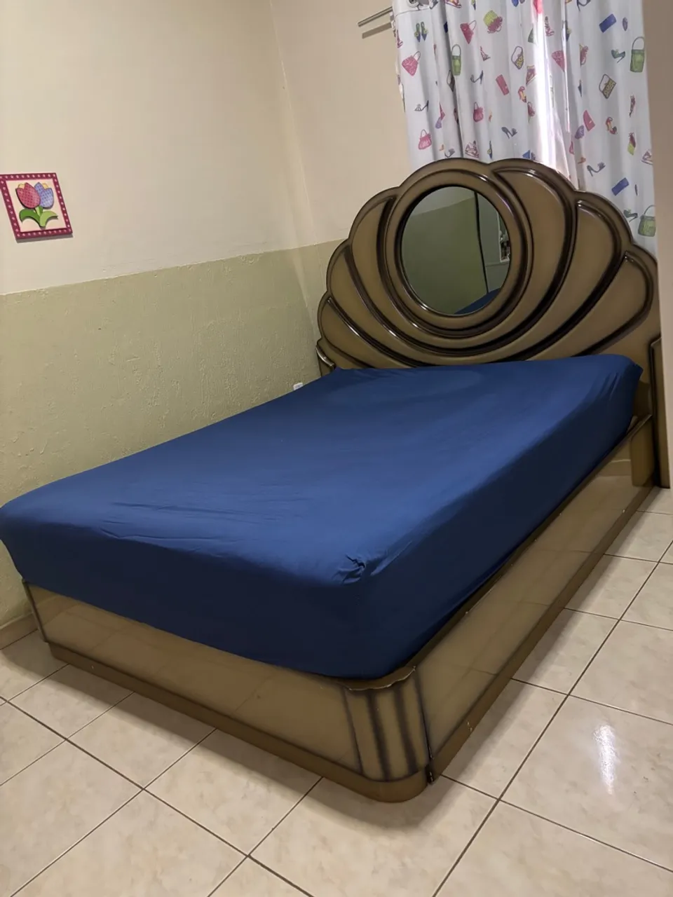Cama de Casal Queen size com Cabeceira Espelhada