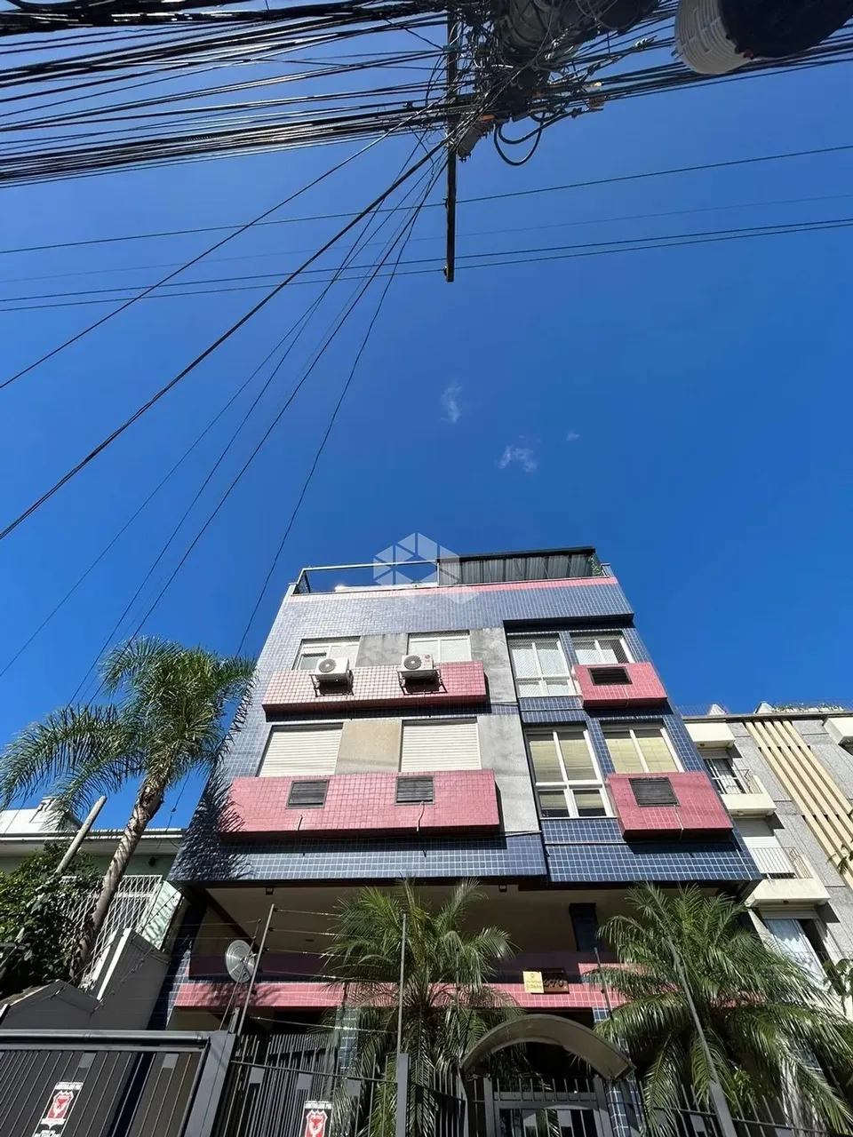 Apartamento 2 dormitorios desocupado, com terraço, garagem.