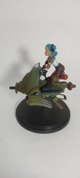 Boneco Dragon Ball Z Bulma em sua nave espacial - Foto 4