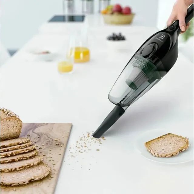 Aspirador de Pó Vertical Electrolux 2 em 1 - NOVO - Foto 2