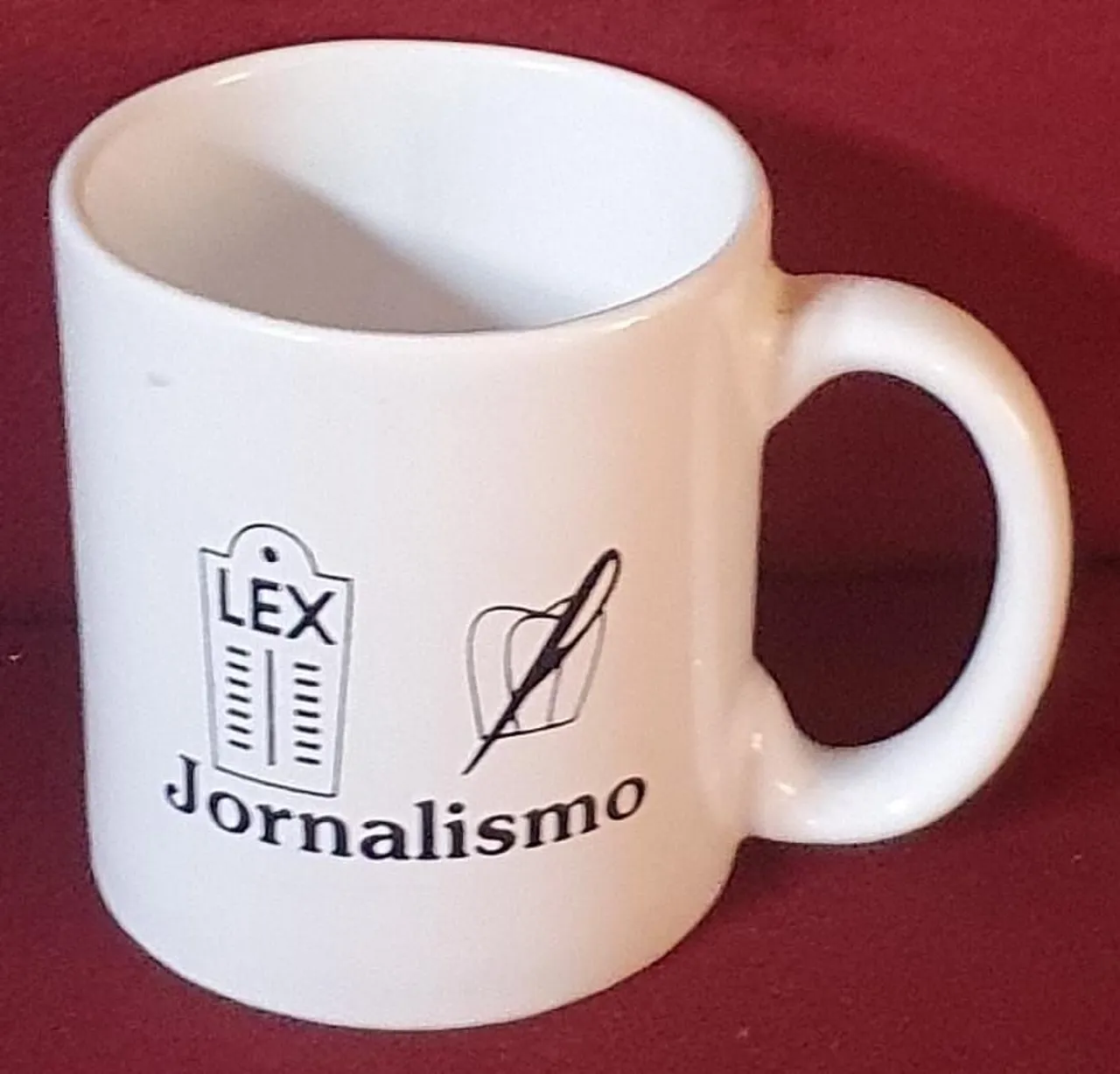 Caneca Jornalismo - Semi Nova