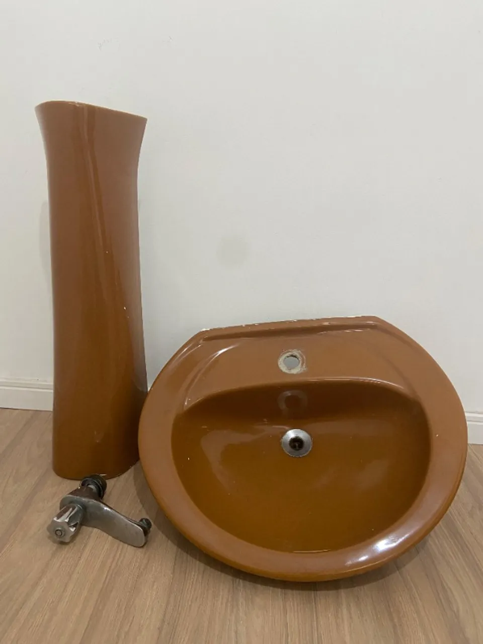 Conjunto Banheiro (Pia + Coluna + Torneira)