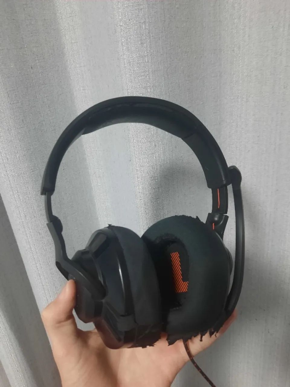 Headset gamer JBL quantum 200 Blk
