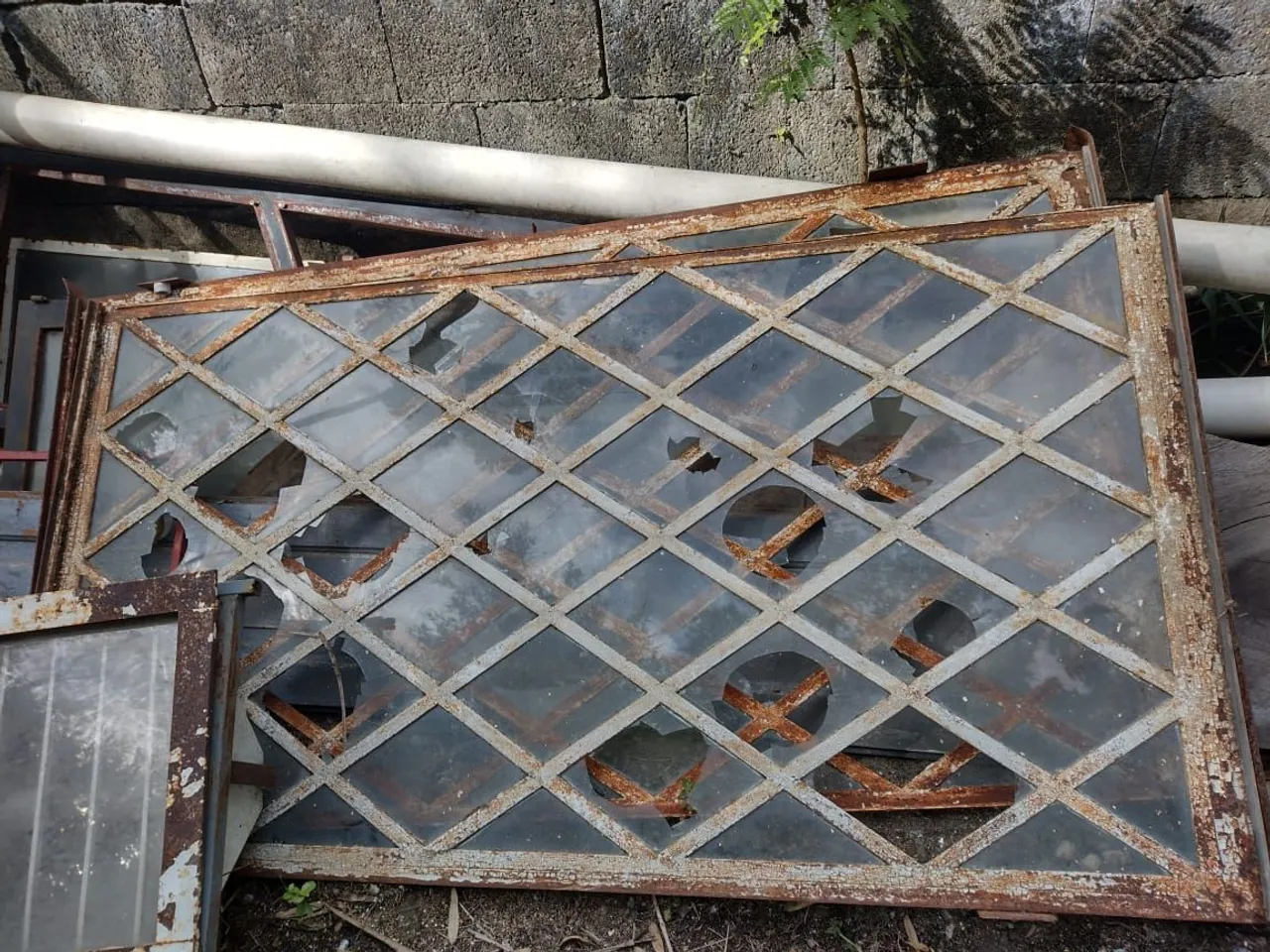 Janelas de ferro com vidro para restauro