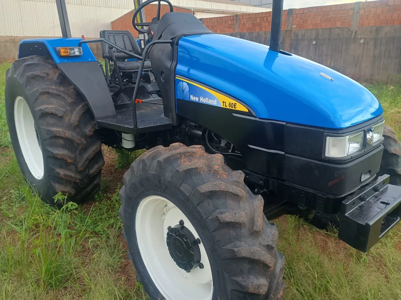 Trator New Holland TL 60E 2011