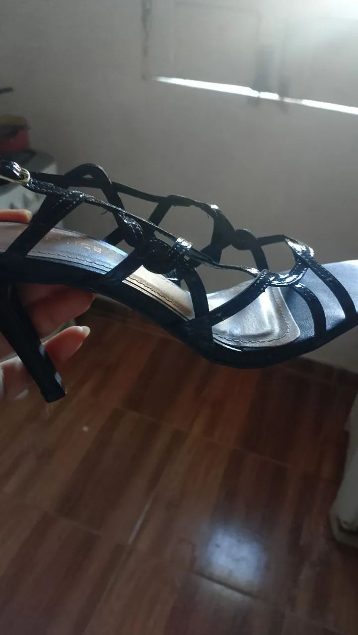 Sandália Constança Preta Elegante - Foto 2