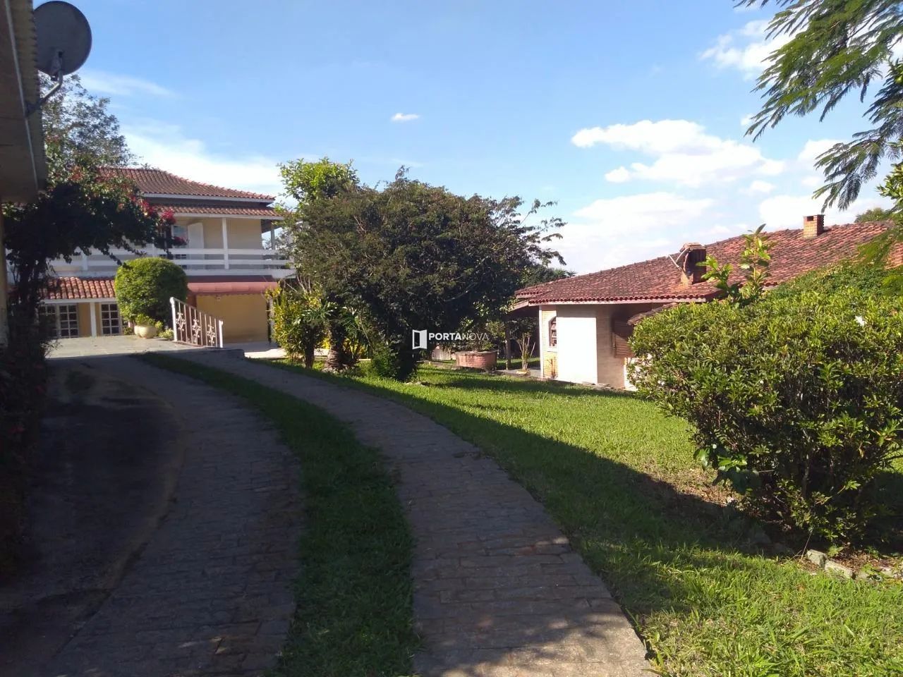 Chácara à venda, 3 quartos, 10 vagas, Retiro Vale do Sol - Embu das Artes/SP