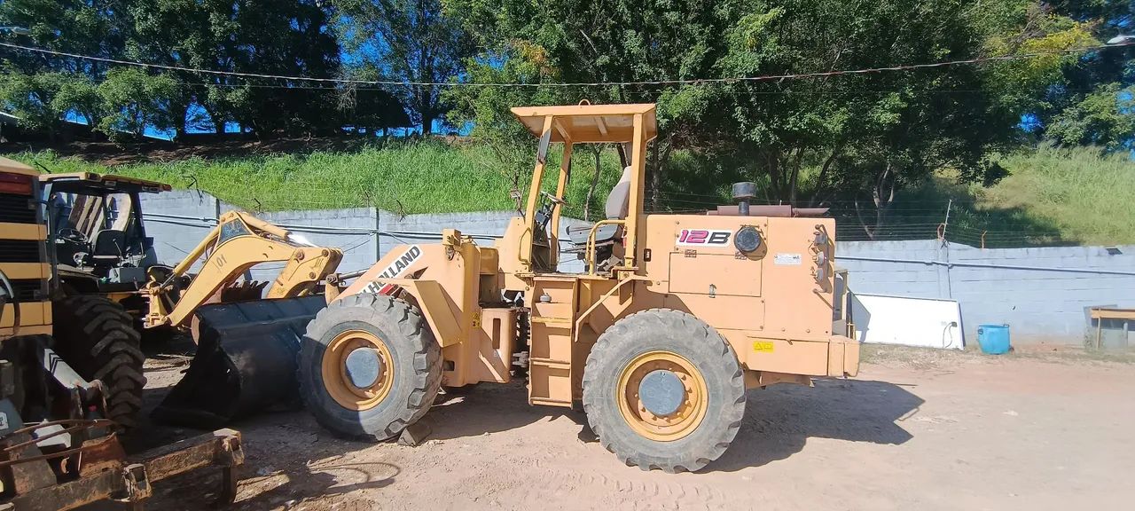 Pá Carregadeira New Holland 12B