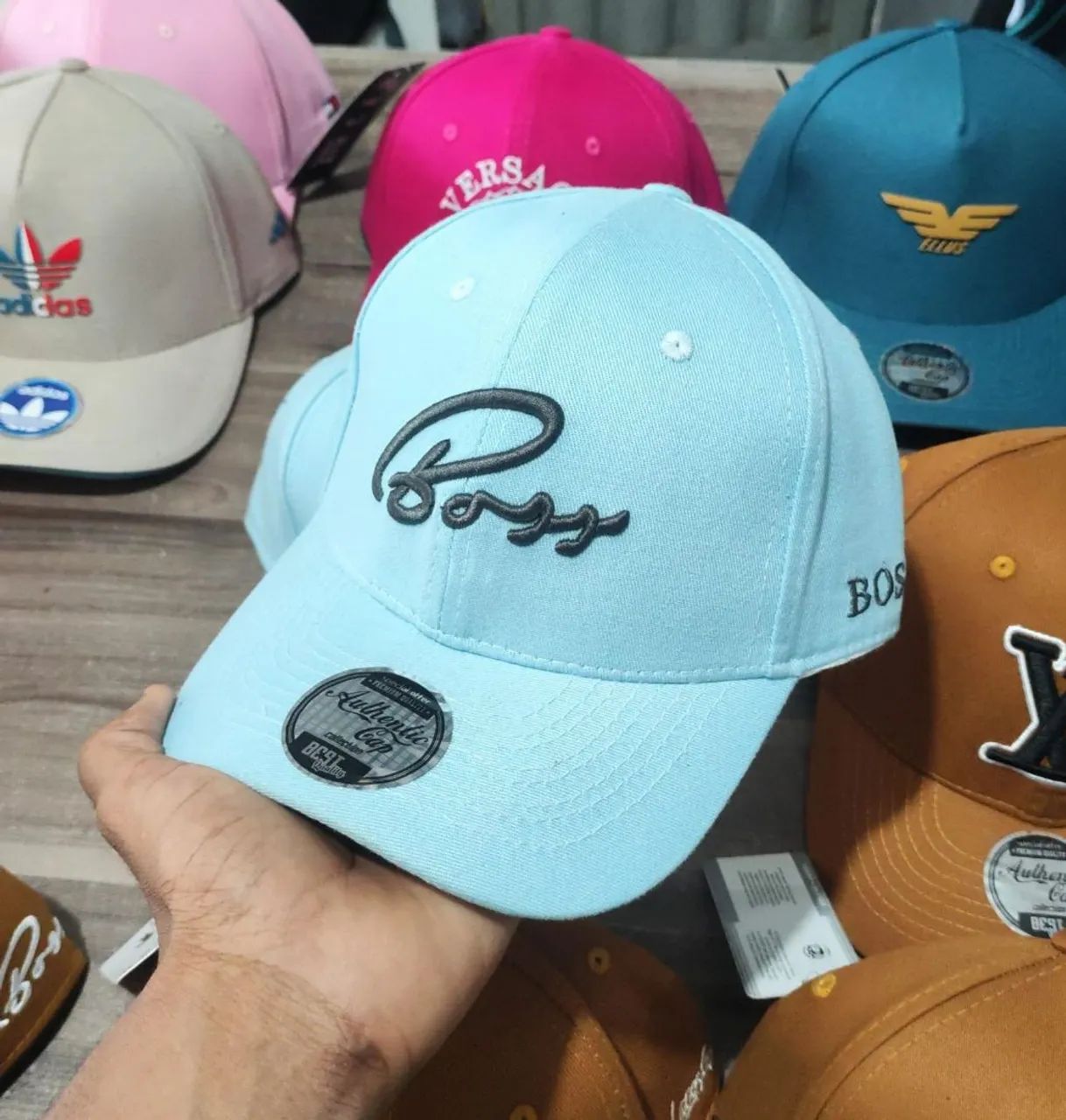 Boné  - Novo e estiloso!