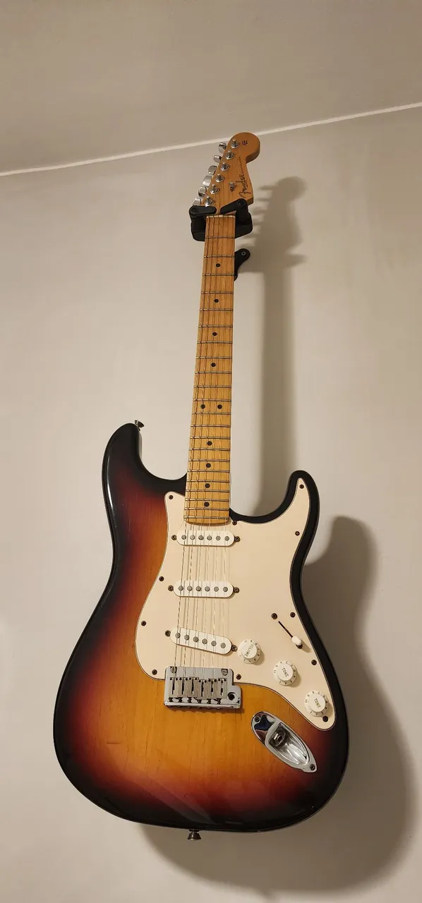 Guitarra Fender Stratocaster Americana