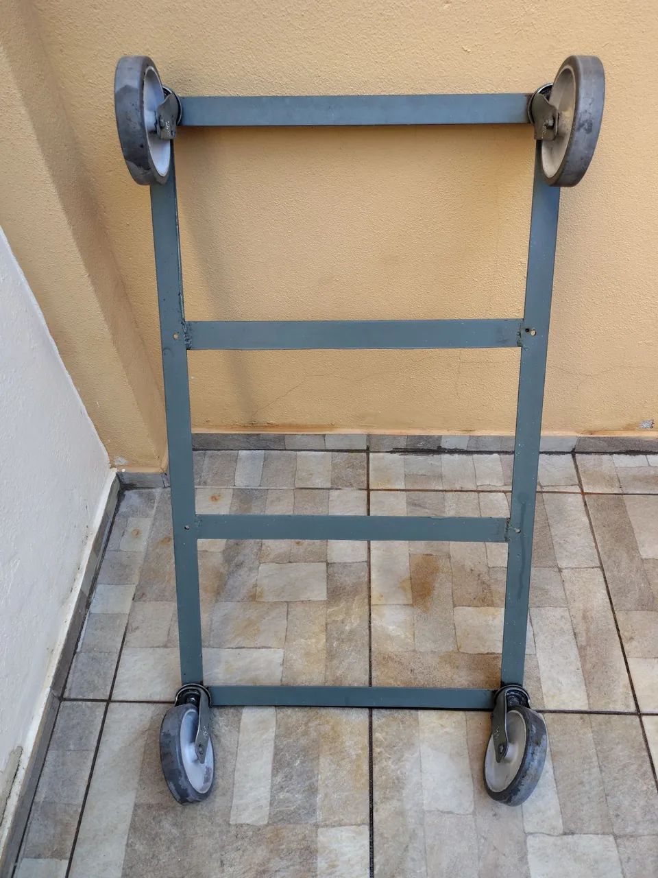 CARRINHO PLATAFORMA COM RODÍZIOS P/ MOVER MERCADORIA PESADA<br>350,00 - Foto 4