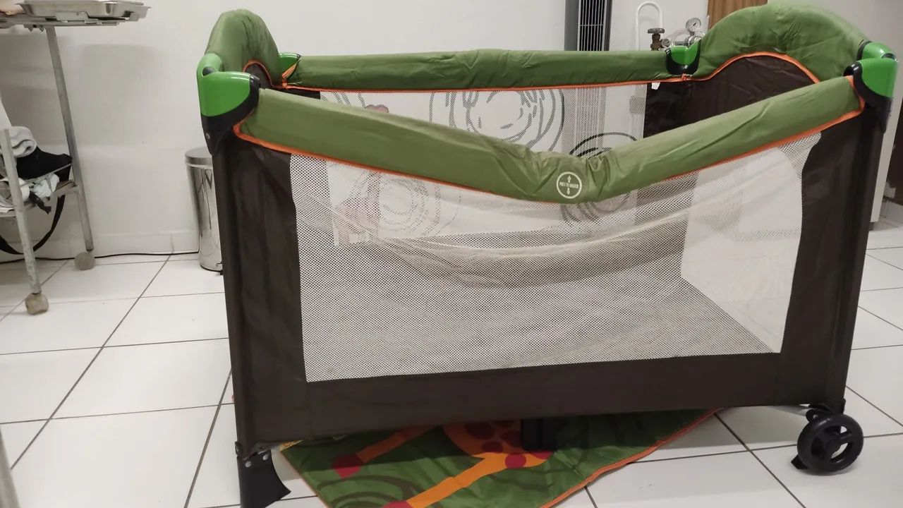 Cercadinho com fundo removível acolchoado. Possuí pequeno defeito. - Foto 3