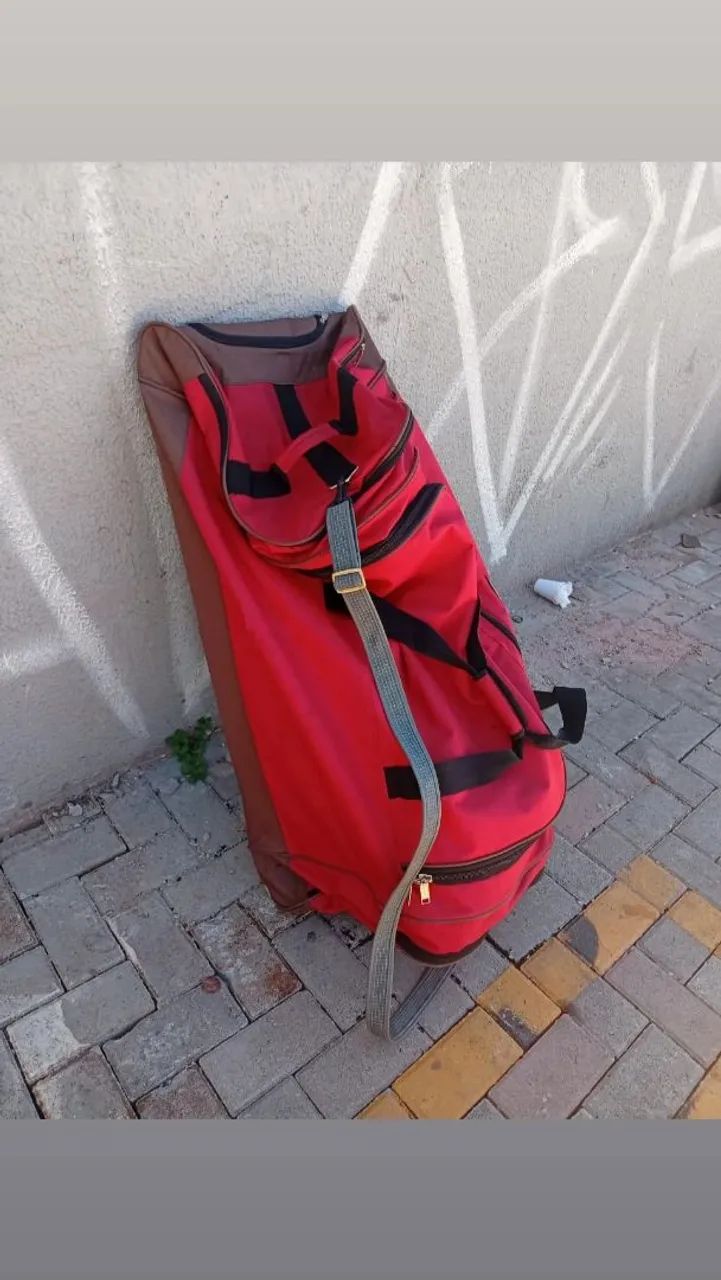 Mala de viagem grande vermelha