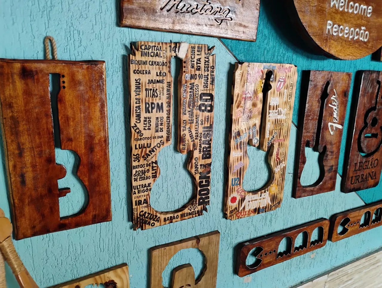 Quadros e Placas Decorativos de Guitarra - Artesanais