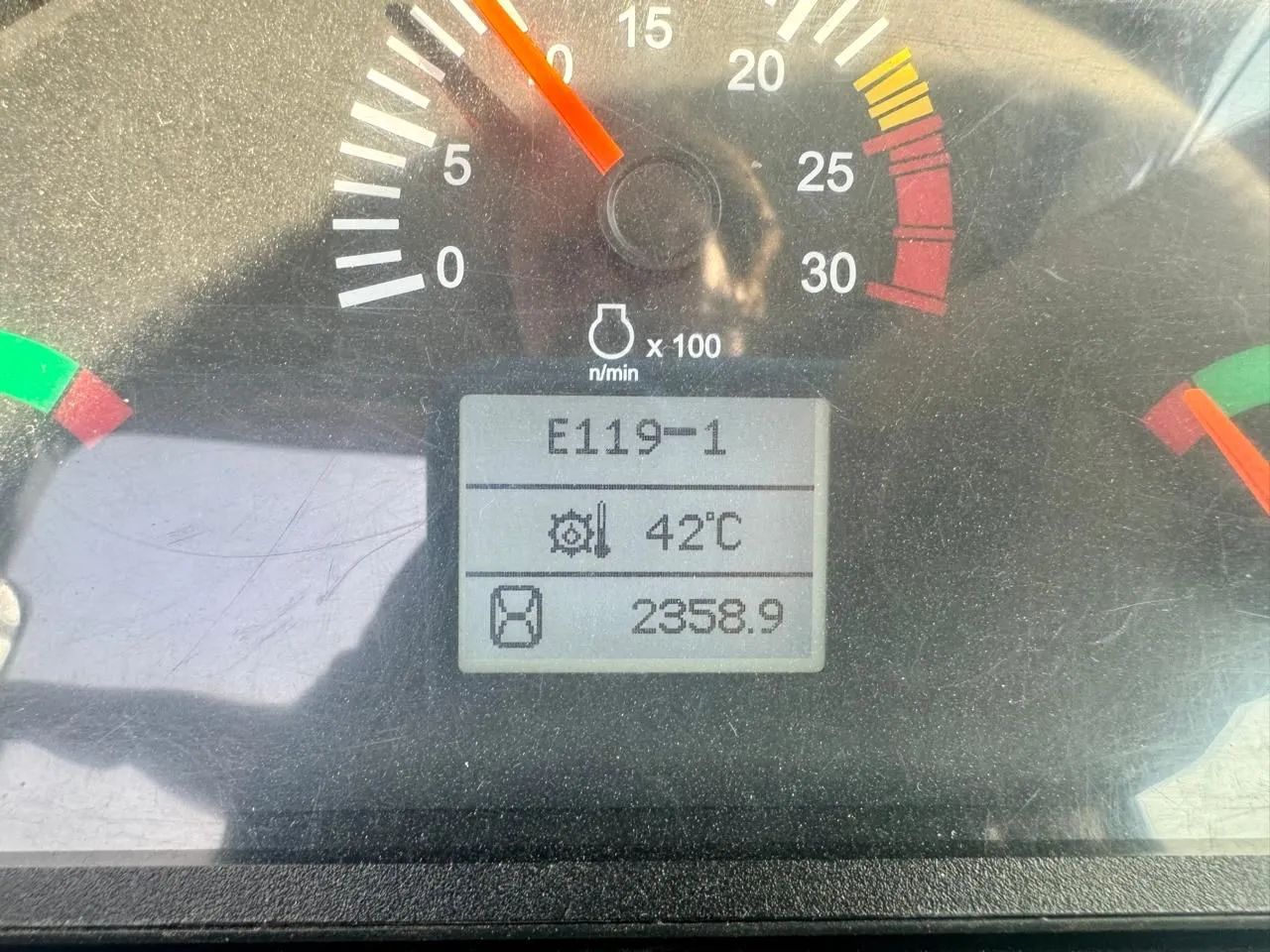 416F RETROESCAVADEIRA CATERPILLAR - Foto 2