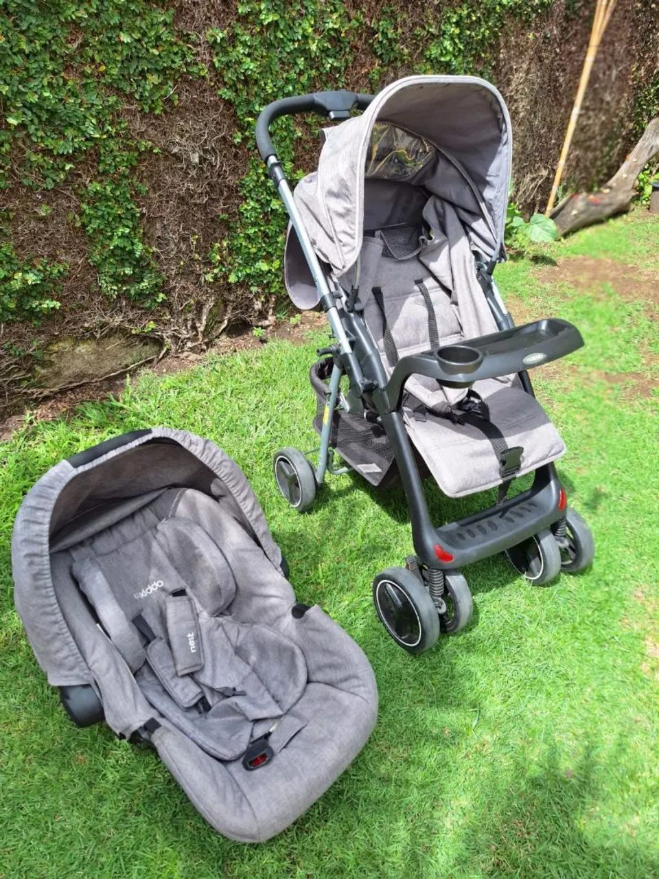 Carrinho de Bebê Kiddo com Bebê Conforto - pouco uso  - Foto 2