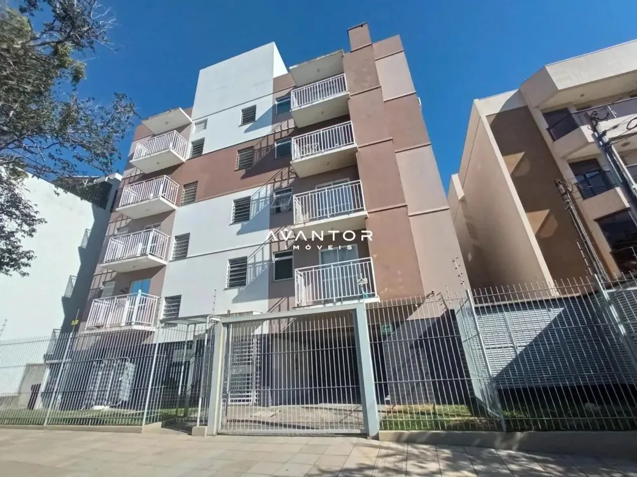 Apartamento De 1 Dormitório, Sala de Estar, Banheiro Social, Cozinha americana e