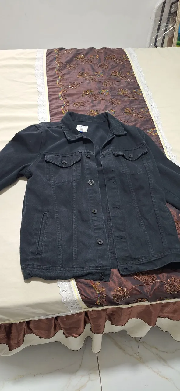 Jaqueta Jeans Preta Clássica