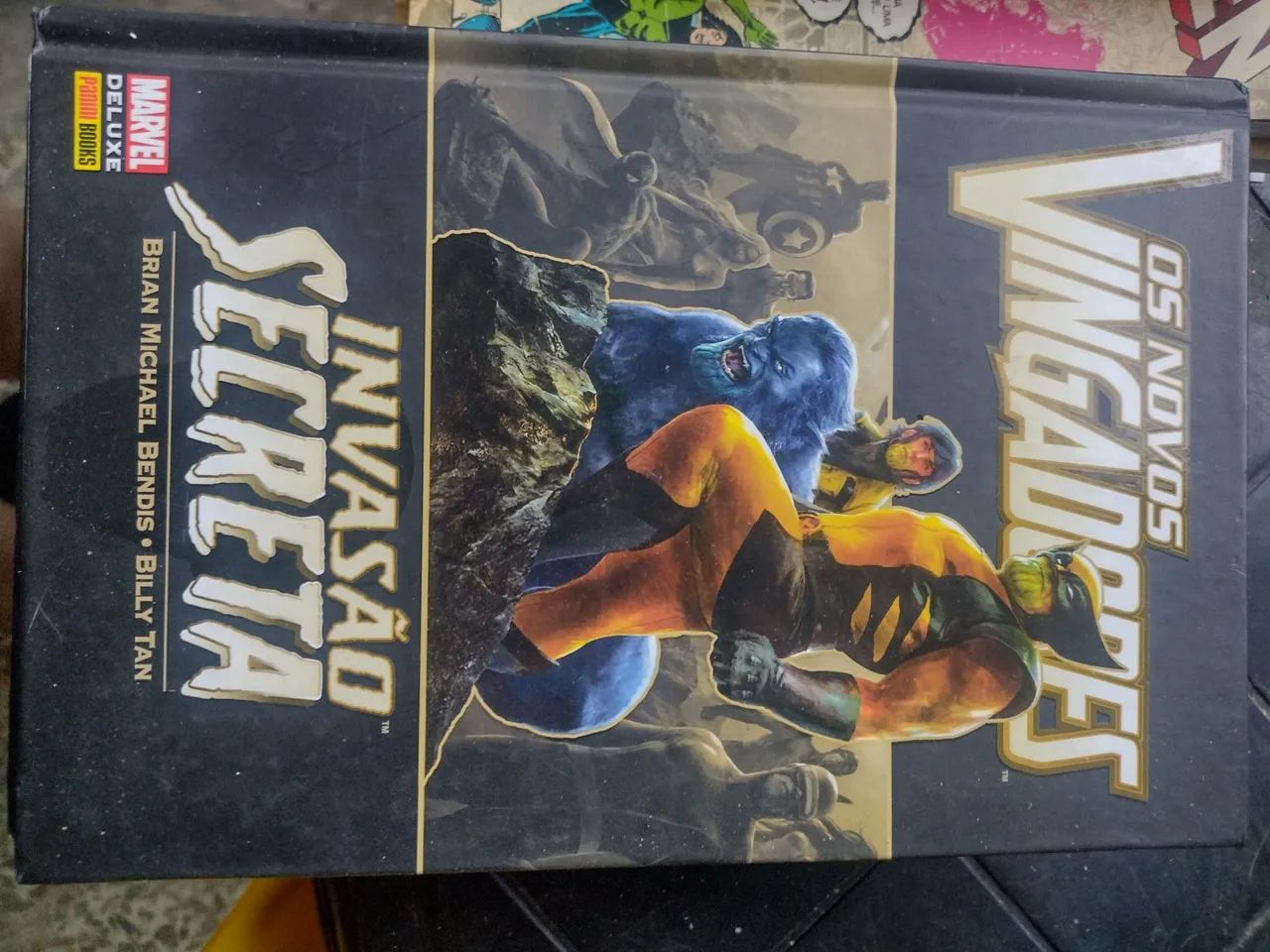 Livro de aventuras "Os novos vingadores" Invasão secreta 