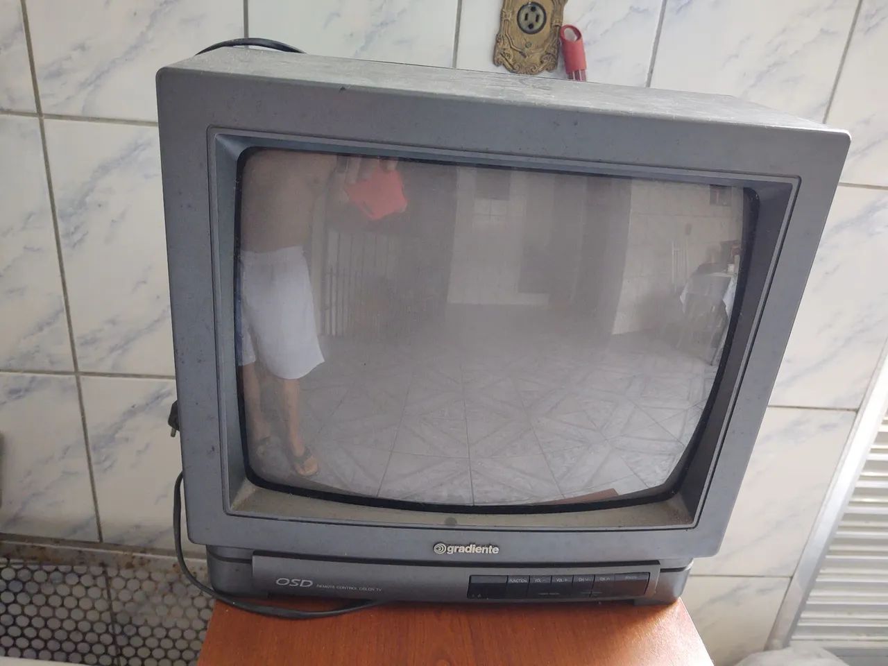 Tv gradiente 14 polegadas...funcionando - Foto 2