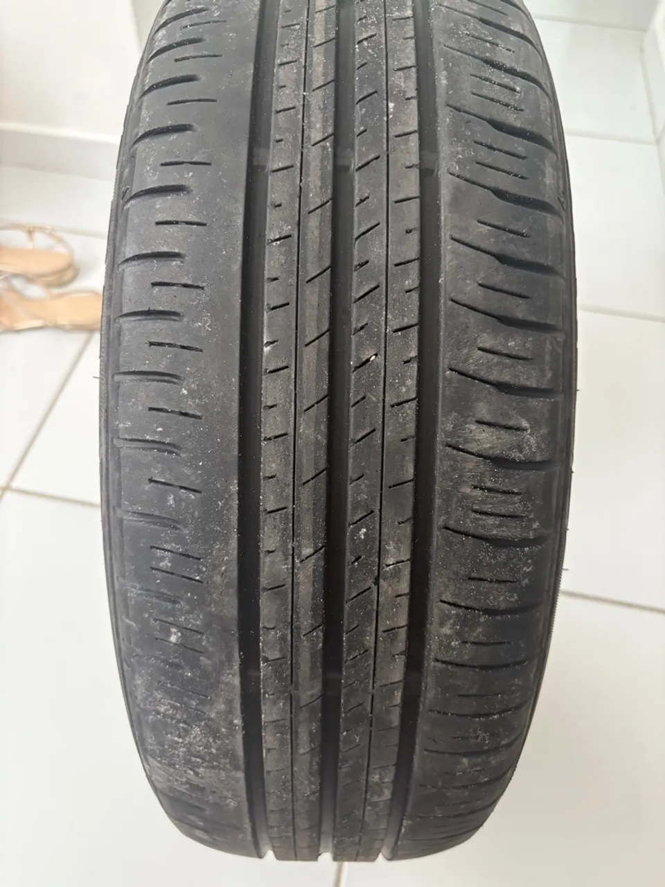 Pneu Dunlop Enasave 185/60 aro 15 - R$ 200 (aceito proposta) 