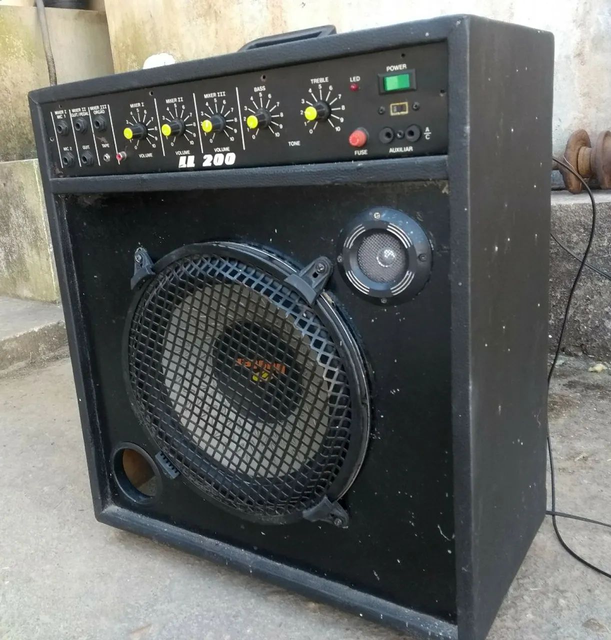 amplified speaker box64289672127233120