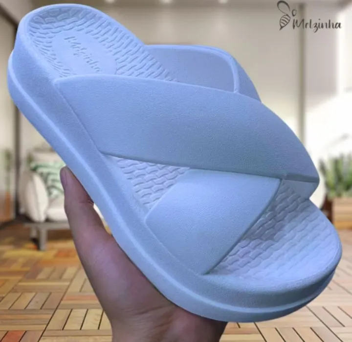 Chinelo Nuvem
