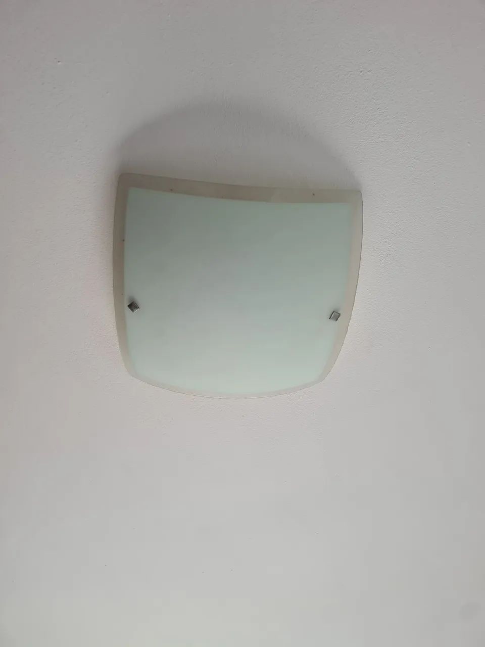 Luminária de teto com design moderno