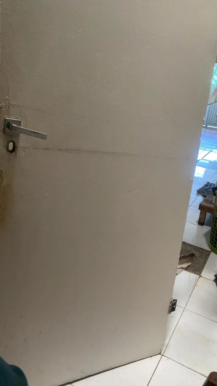 Vendo portas com pequenas avarias  - Foto 3