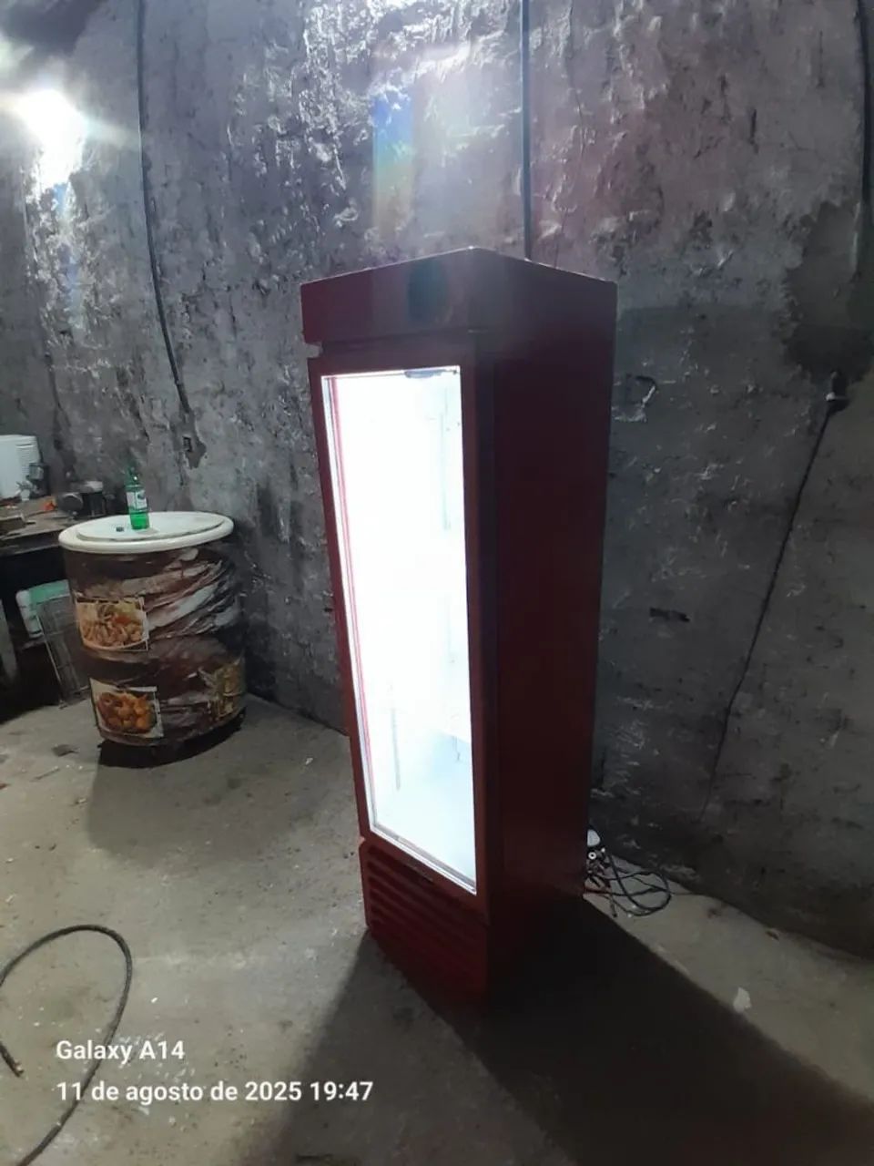 Geladeira Expositora Vertical