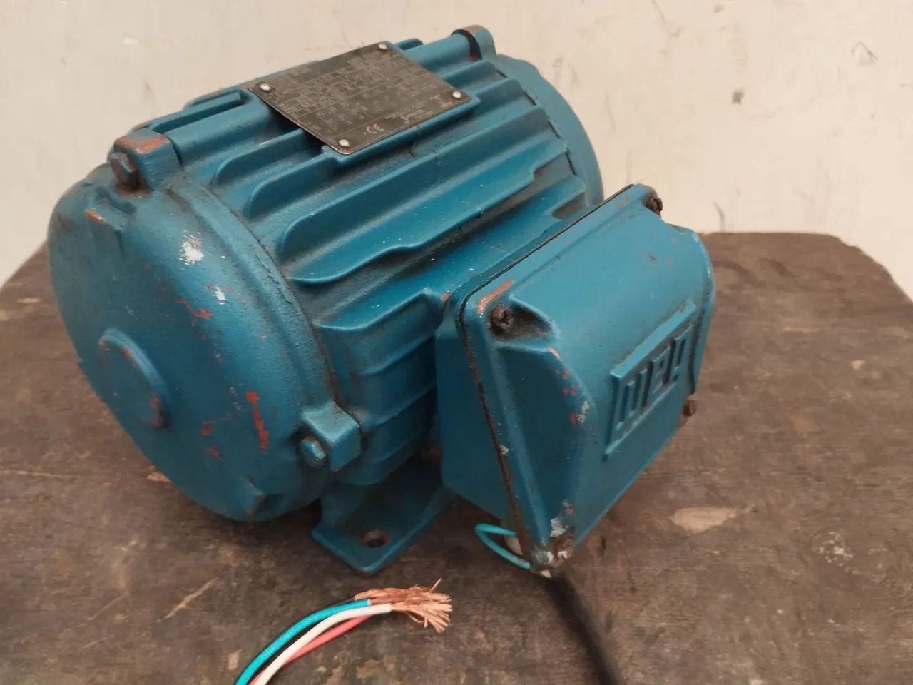 Motor 1CV/8Polos, Weg, trifásico  - Foto 2