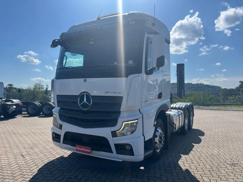Mercedes-Benz Actros 2651 LS 6x4 | Selectrucks.